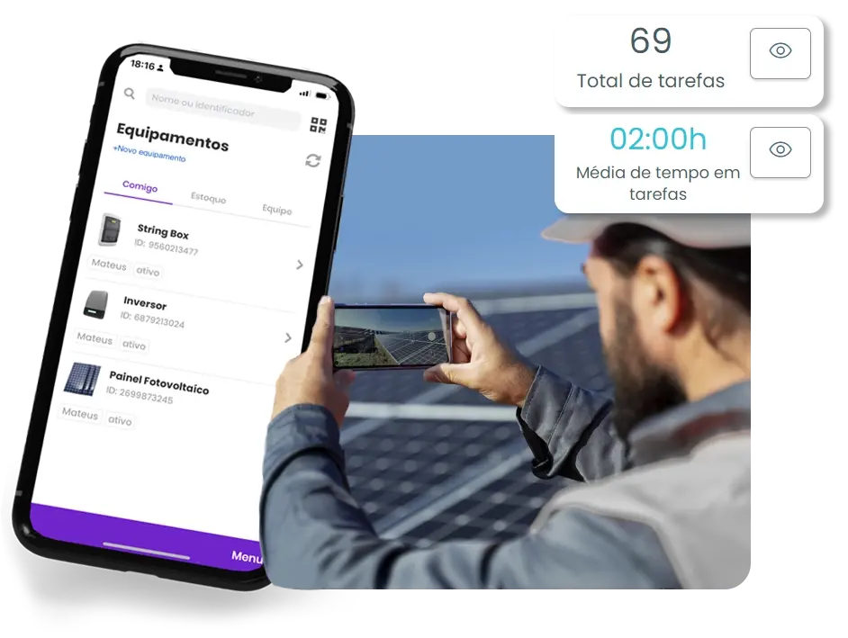 Técnico de energia solar usando o Auvo no celular